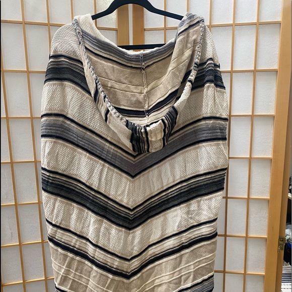 Anthropologie oversized fringe hooded sweater - Picture 3 of 4